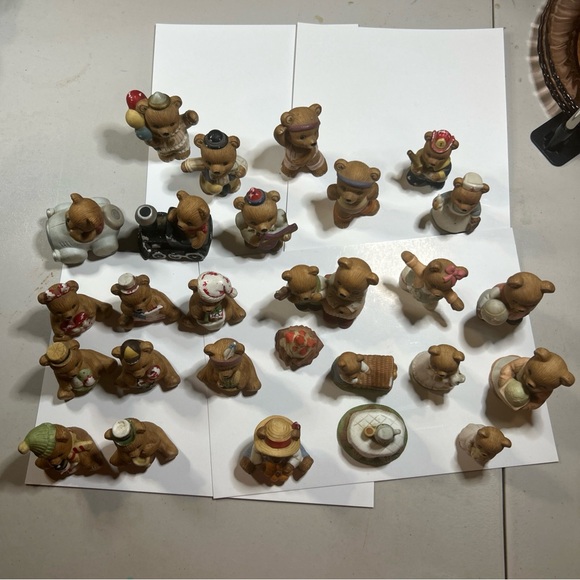 Home Interiors Brown Bear Figurine Collection - Picture 2 of 5